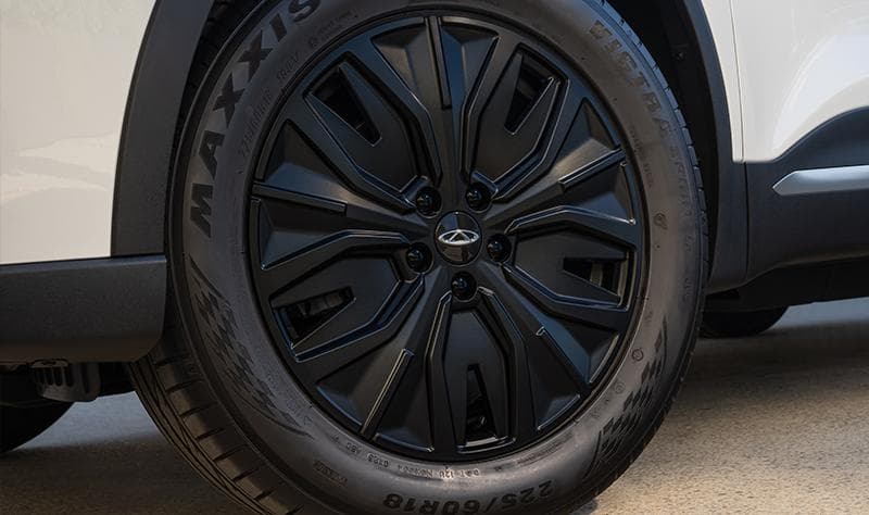 Striking 18" alloy wheels