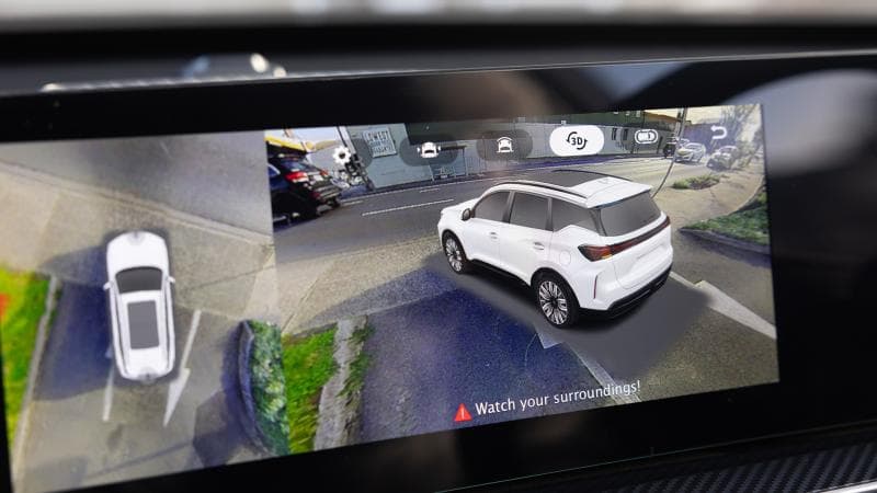 Full visibility with 360° camera